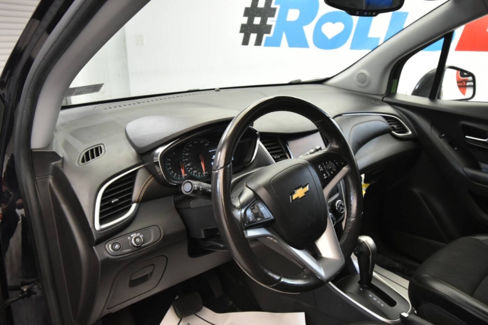 2021 Chevrolet Trax LT 4dr Crossover, Blue, Mileage: 24,812 - photo 10