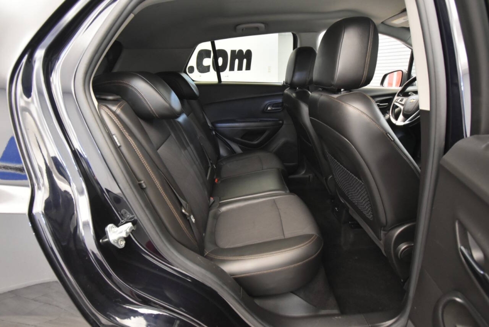 2021 Chevrolet Trax LT 4dr Crossover, Blue, Mileage: 24,812 - photo 16