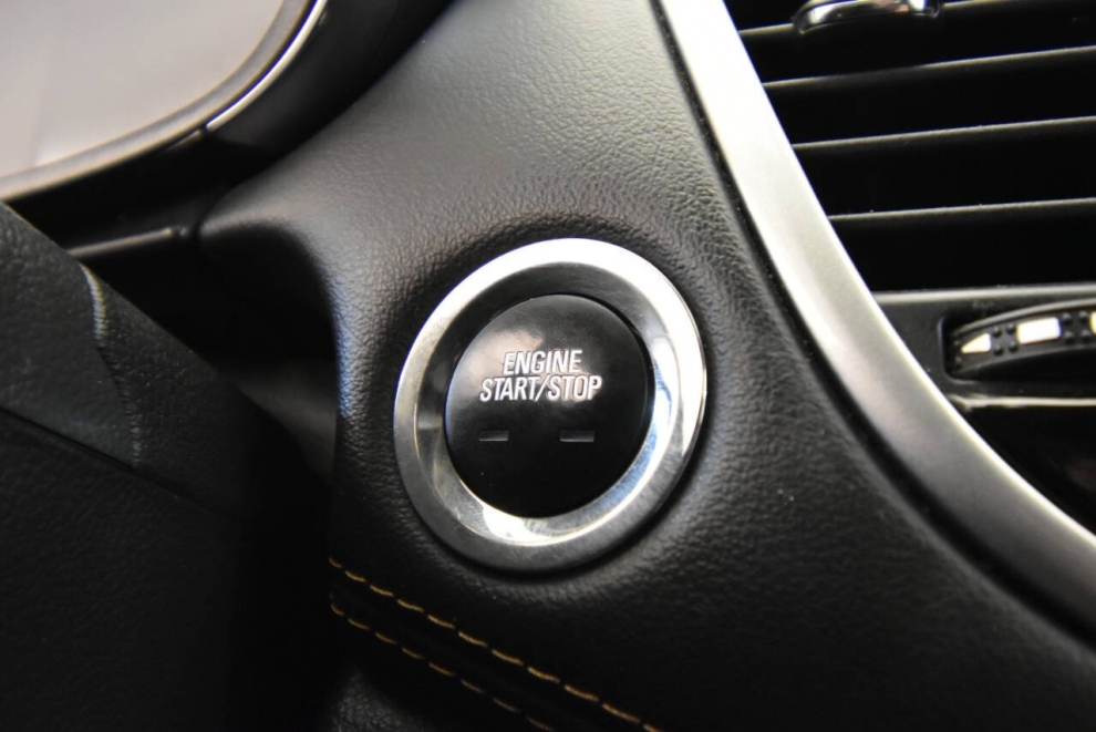2021 Chevrolet Trax LT 4dr Crossover, Blue, Mileage: 24,812 - photo 18