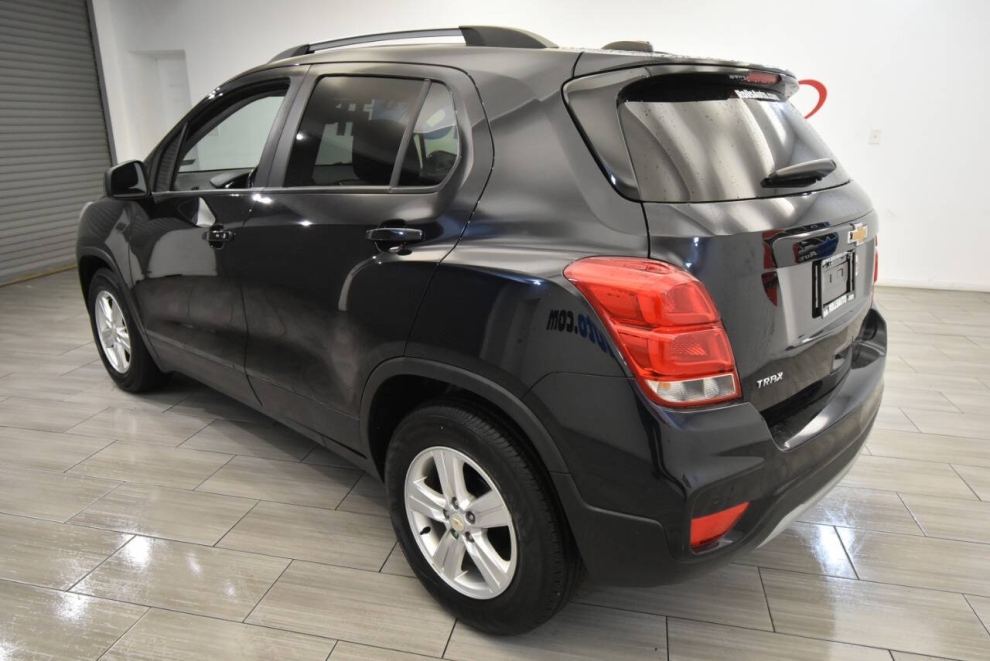 2021 Chevrolet Trax LT 4dr Crossover, Blue, Mileage: 24,812 - photo 2