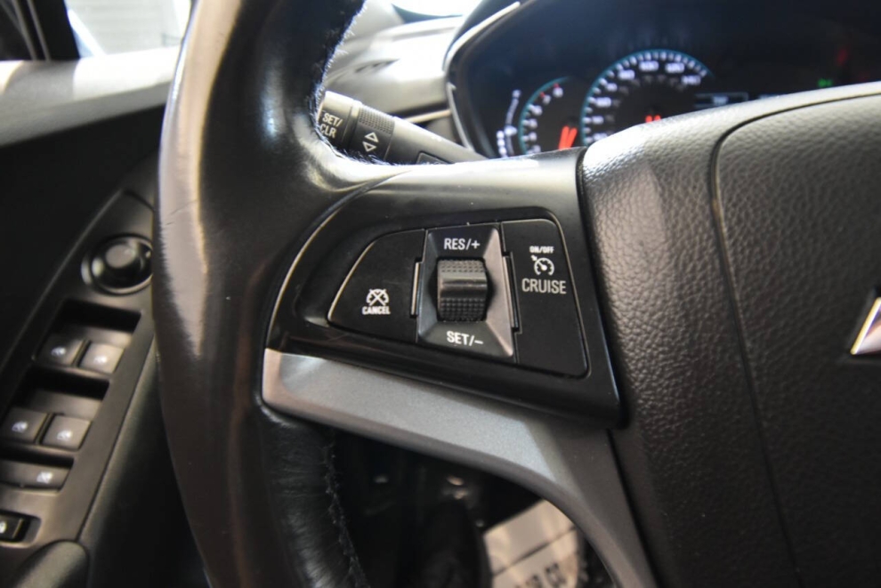 2021 Chevrolet Trax LT 4dr Crossover, Blue, Mileage: 24,812 - photo 24