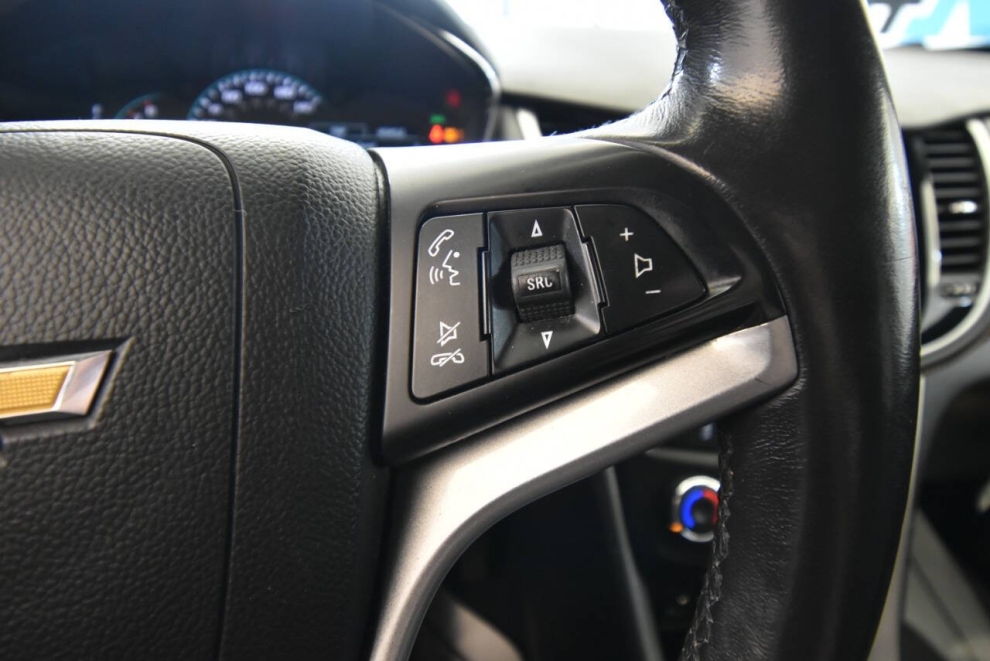 2021 Chevrolet Trax LT 4dr Crossover, Blue, Mileage: 24,812 - photo 25