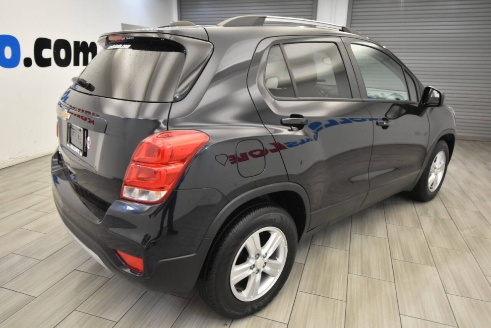2021 Chevrolet Trax LT 4dr Crossover, Blue, Mileage: 24,812 - photo 4