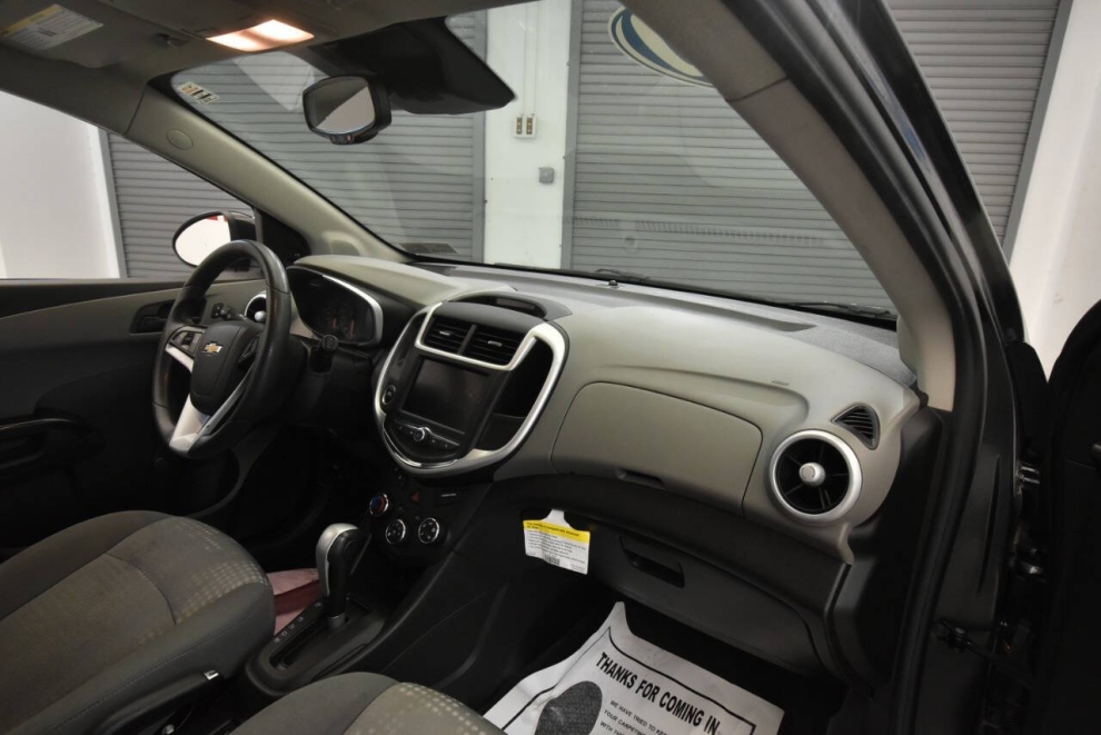 2020 Chevrolet Sonic LT 4dr Hatchback w/1FL, Gray, Mileage: 53,037 - photo 13