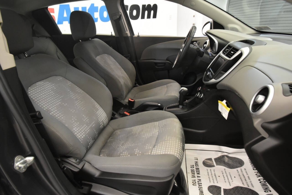 2020 Chevrolet Sonic LT 4dr Hatchback w/1FL, Gray, Mileage: 53,037 - photo 14
