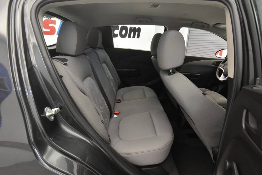 2020 Chevrolet Sonic LT 4dr Hatchback w/1FL, Gray, Mileage: 53,037 - photo 15