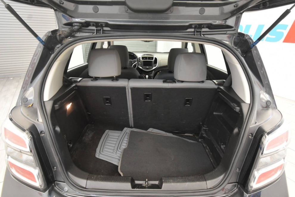 2020 Chevrolet Sonic LT 4dr Hatchback w/1FL, Gray, Mileage: 53,037 - photo 29