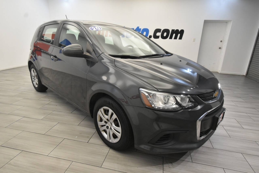 2020 Chevrolet Sonic LT 4dr Hatchback w/1FL, Gray, Mileage: 53,037 - photo 6