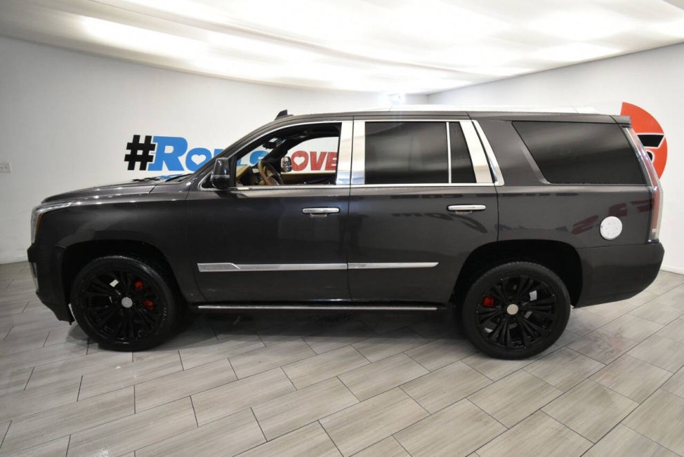 2017 Cadillac Escalade Platinum 4x4 4dr SUV, Gray, Mileage: 84,095 - photo 1