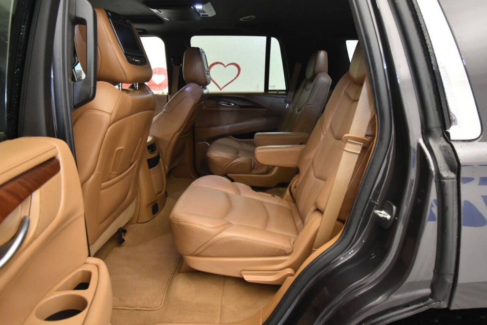2017 Cadillac Escalade Platinum 4x4 4dr SUV, Gray, Mileage: 84,095 - photo 12