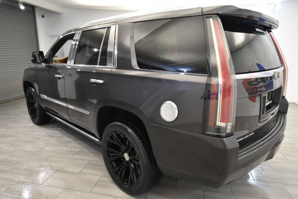 2017 Cadillac Escalade Platinum 4x4 4dr SUV, Gray, Mileage: 84,095 - photo 2