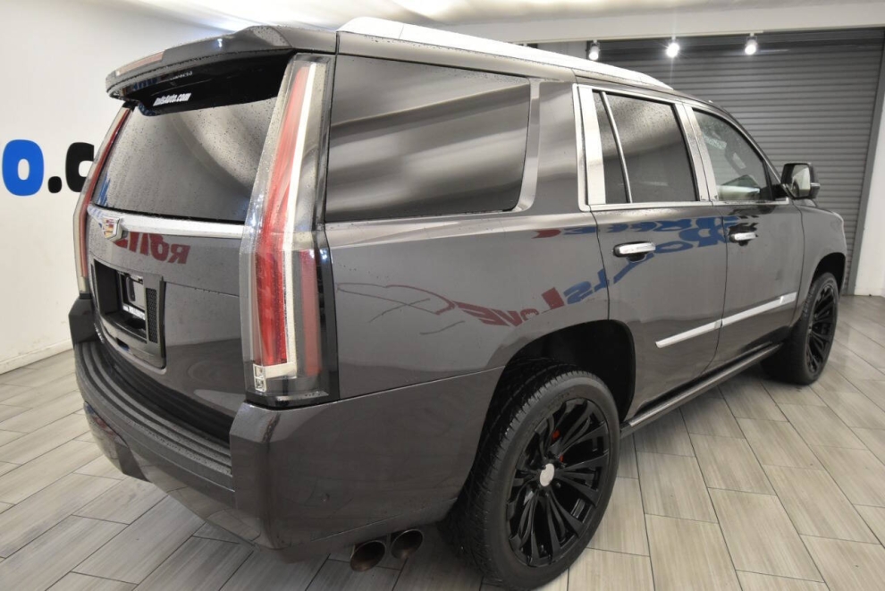 2017 Cadillac Escalade Platinum 4x4 4dr SUV, Gray, Mileage: 84,095 - photo 4
