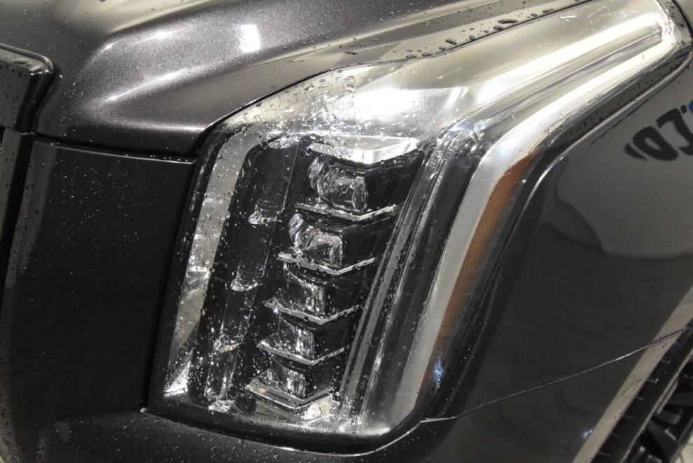 2017 Cadillac Escalade Platinum 4x4 4dr SUV, Gray, Mileage: 84,095 - photo 7
