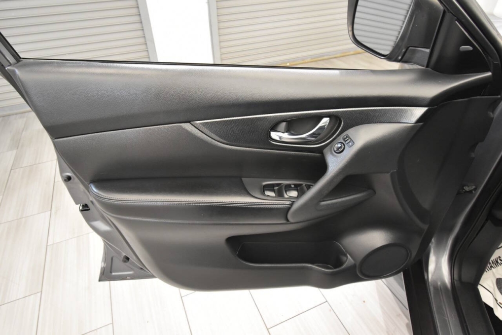 2016 Nissan Rogue SL AWD, Gray, Mileage: 97,976 - photo 11