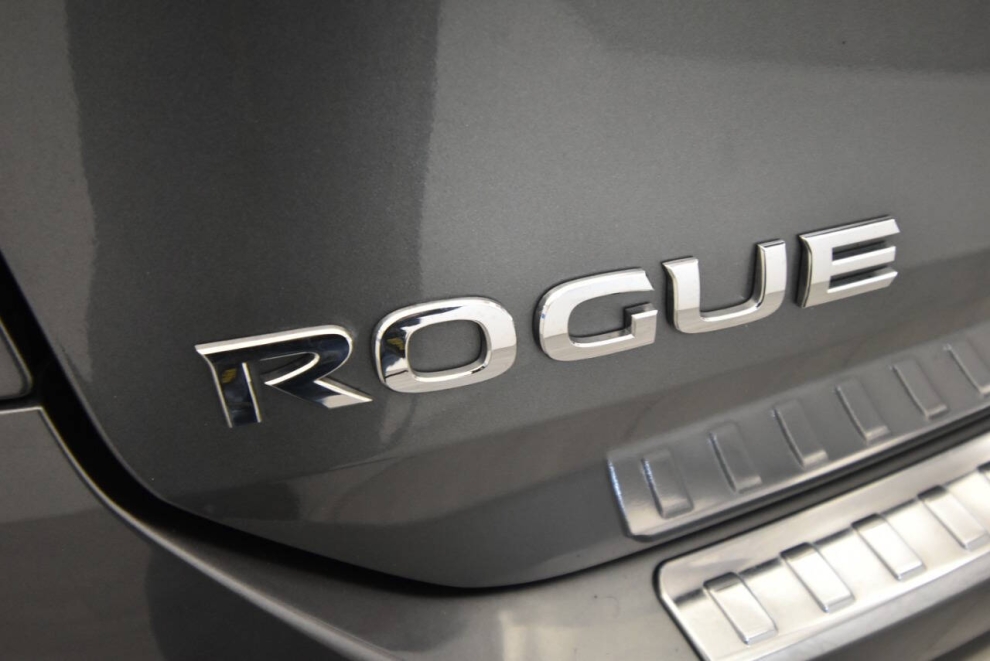 2016 Nissan Rogue SL AWD, Gray, Mileage: 97,976 - photo 31