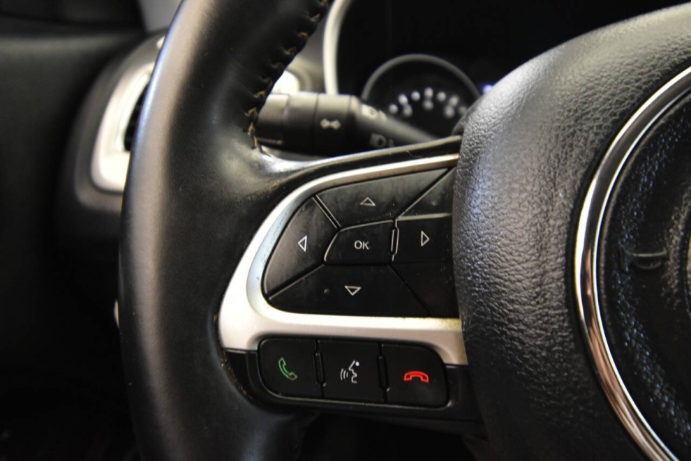 2019 Jeep Compass Latitude, Green, Mileage: 79,619 - photo 24
