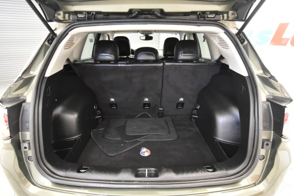 2019 Jeep Compass Latitude, Green, Mileage: 79,619 - photo 31
