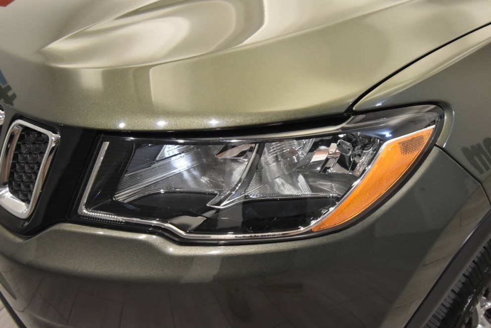 2019 Jeep Compass Latitude, Green, Mileage: 79,619 - photo 7
