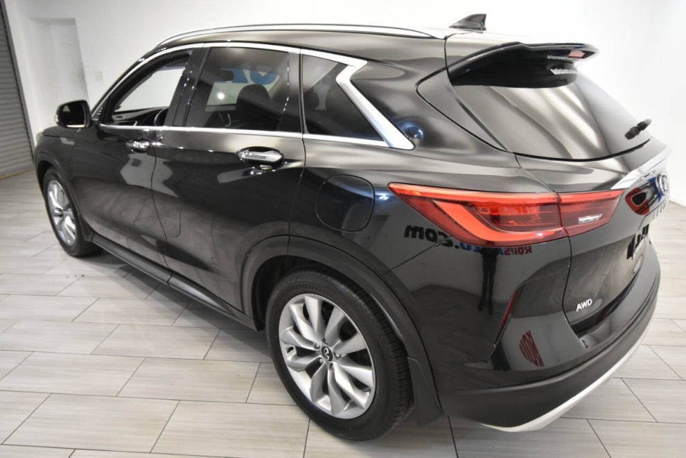 2021 Infiniti QX50 Essential AWD, Black, Mileage: 30,474 - photo 2