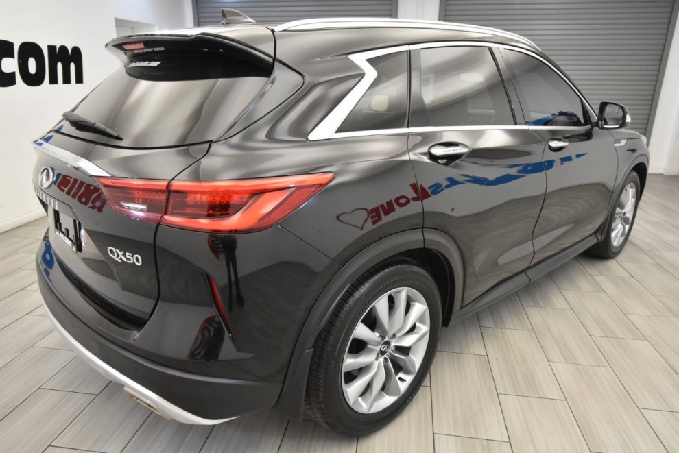 2021 Infiniti QX50 Essential AWD, Black, Mileage: 30,474 - photo 4