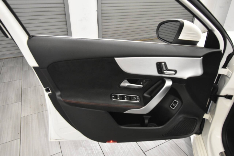 2021 Mercedes-Benz A-Class AMG A 35 AWD 4MATIC 4dr Sedan, Blanco, Mileage: 29,092 - photo 11