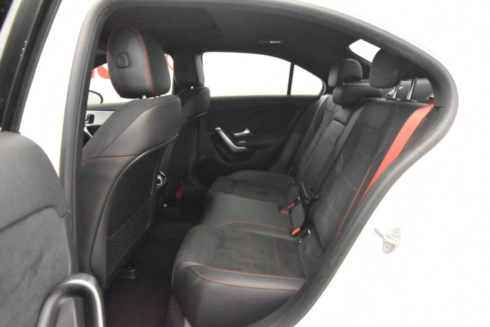 2021 Mercedes-Benz A-Class AMG A 35 AWD 4MATIC 4dr Sedan, Blanco, Mileage: 29,092 - photo 12