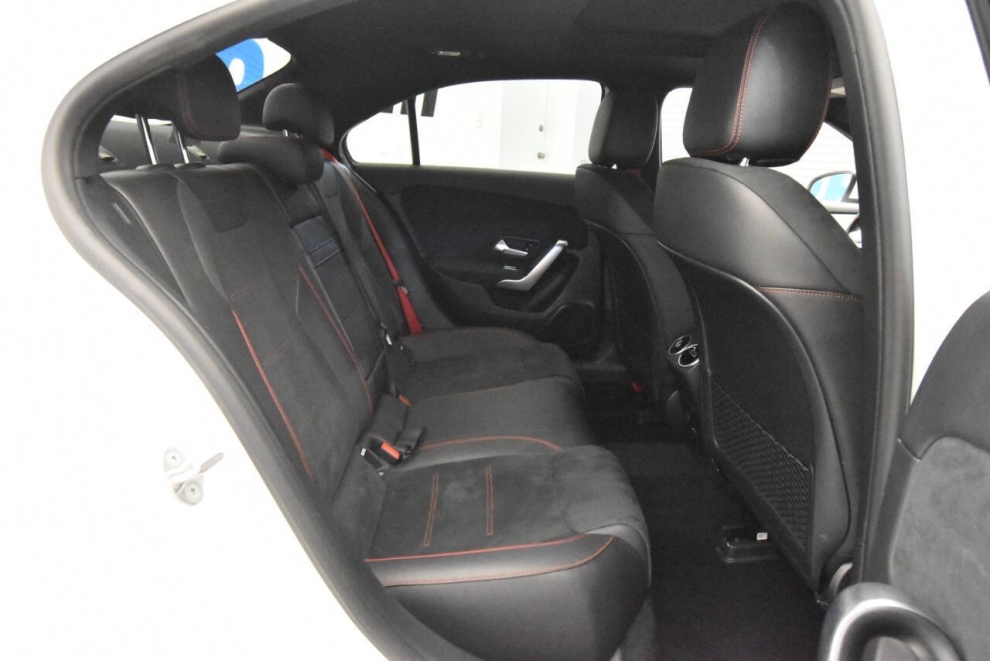 2021 Mercedes-Benz A-Class AMG A 35 AWD 4MATIC 4dr Sedan, Blanco, Mileage: 29,092 - photo 16