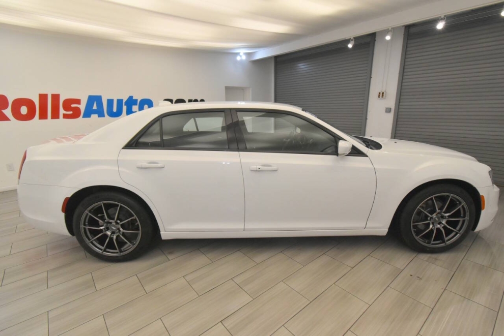 2021 Chrysler 300 S V6 4dr Sedan, White,  - photo 5