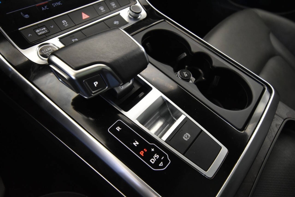 2021 Audi Q8 quattro Premium 55 TFSI AWD 4dr SUV, White, Mileage: 96,682 - photo 20