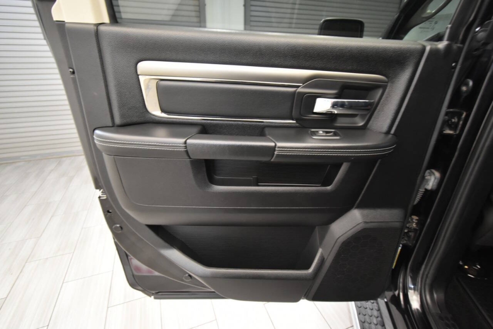2015 RAM 1500 Sport 4x4 4dr Crew Cab 5.5 ft. SB Pickup, Black,  - photo 14