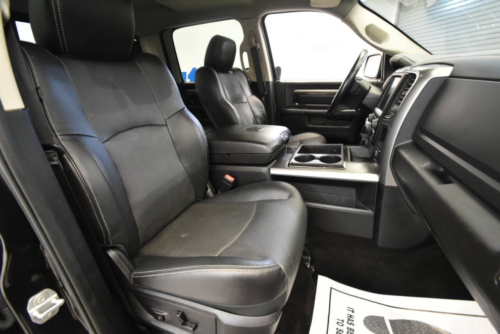 2015 RAM 1500 Sport 4x4 4dr Crew Cab 5.5 ft. SB Pickup, Black,  - photo 16
