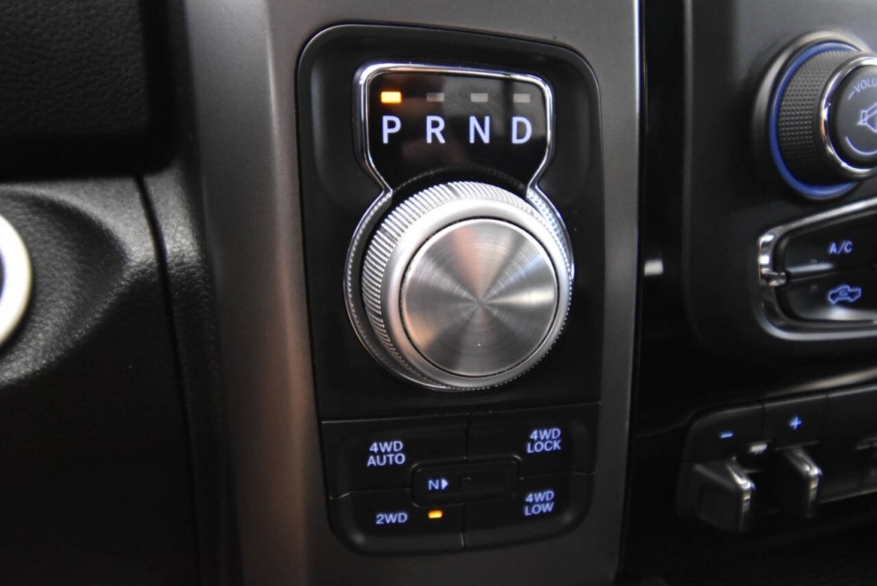 2015 RAM 1500 Sport 4x4 4dr Crew Cab 5.5 ft. SB Pickup, Black,  - photo 21