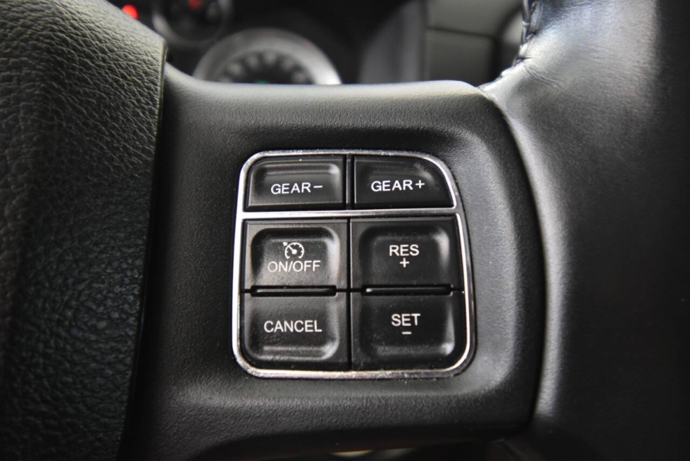 2015 RAM 1500 Sport 4x4 4dr Crew Cab 5.5 ft. SB Pickup, Black,  - photo 28