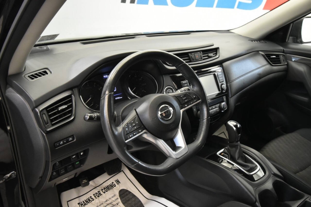 2018 Nissan Rogue SV AWD Midnight Edition, Black, Mileage: 87,892 - photo 10