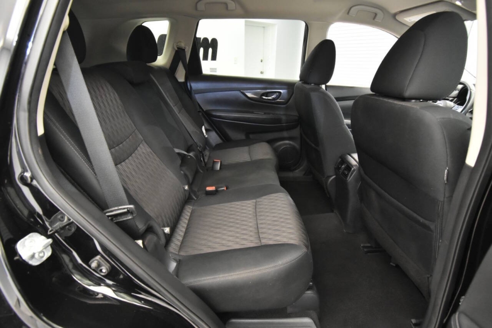 2018 Nissan Rogue SV AWD Midnight Edition, Black, Mileage: 87,892 - photo 16