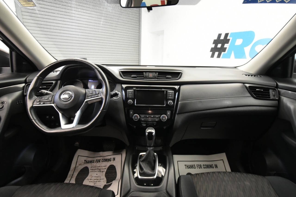 2018 Nissan Rogue SV AWD Midnight Edition, Black, Mileage: 87,892 - photo 17