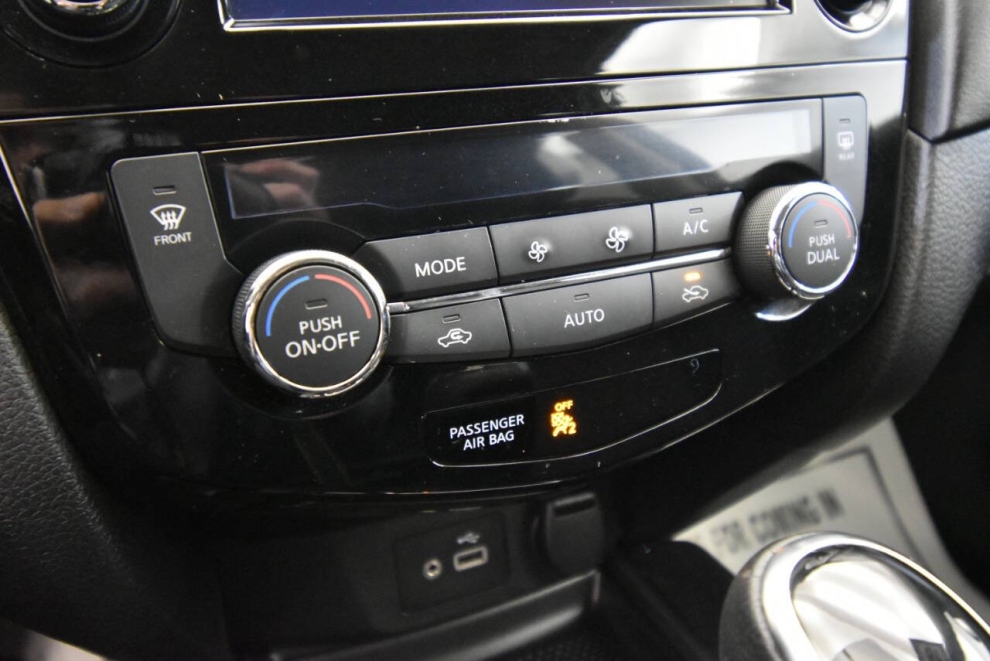 2018 Nissan Rogue SV AWD Midnight Edition, Black, Mileage: 87,892 - photo 20