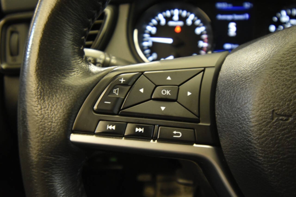 2018 Nissan Rogue SV AWD Midnight Edition, Black, Mileage: 87,892 - photo 24