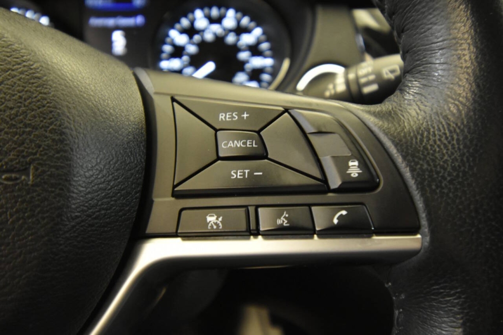 2018 Nissan Rogue SV AWD Midnight Edition, Black, Mileage: 87,892 - photo 25