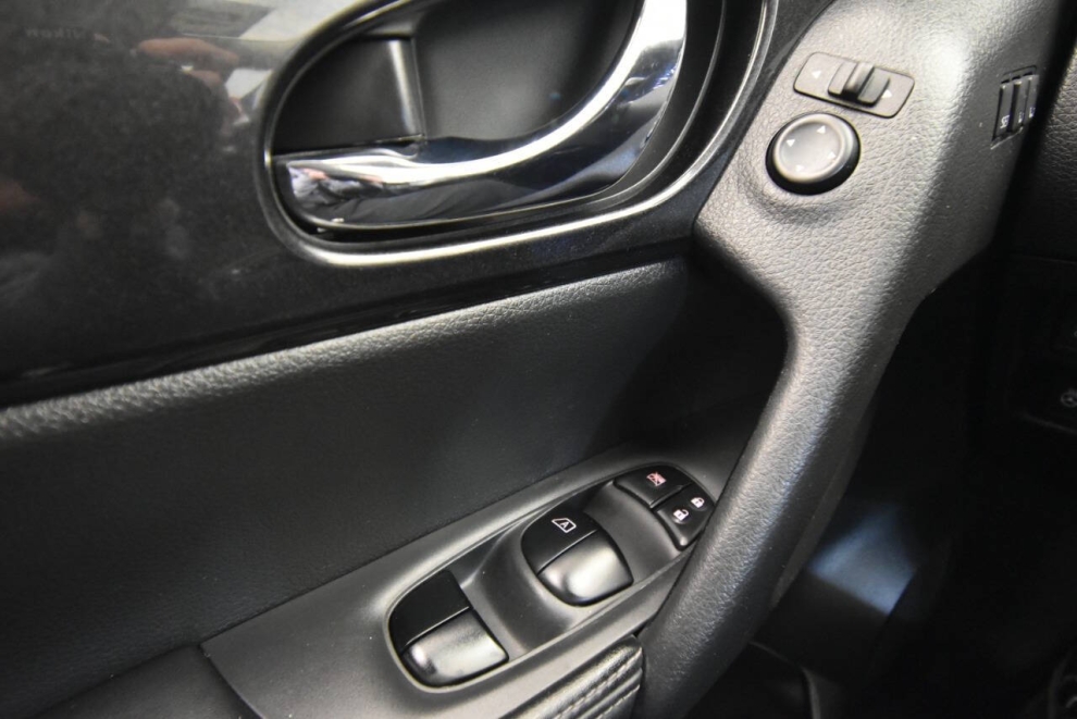 2018 Nissan Rogue SV AWD Midnight Edition, Black, Mileage: 87,892 - photo 28