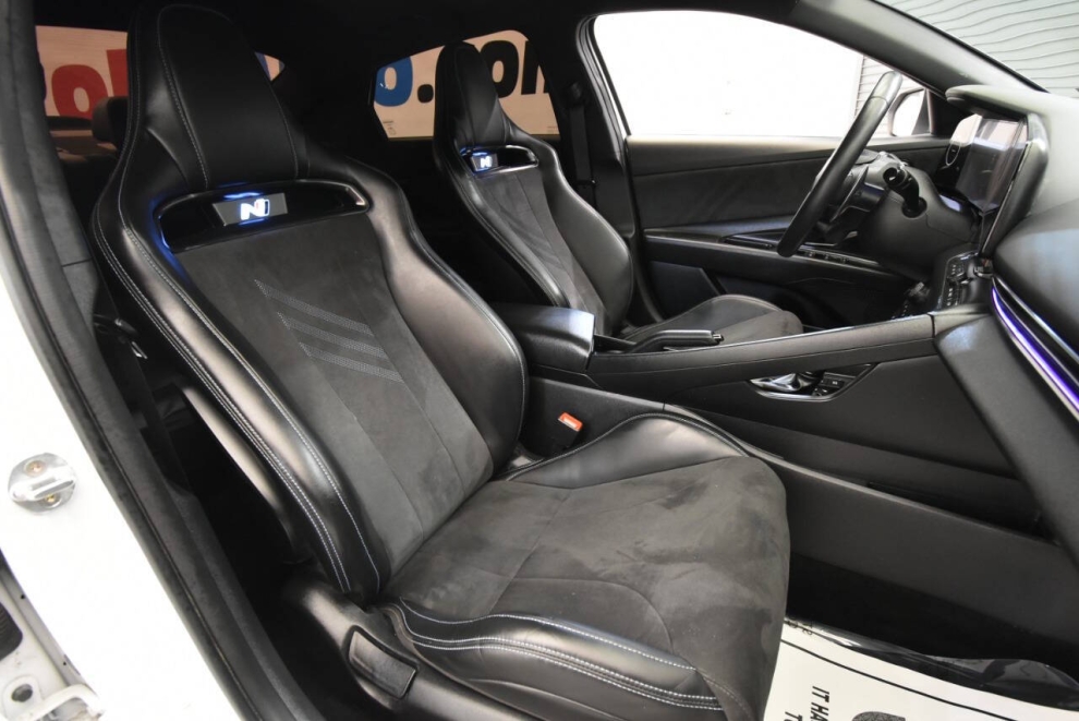 2022 Hyundai Elantra N, White, Mileage: 49,550 - photo 15