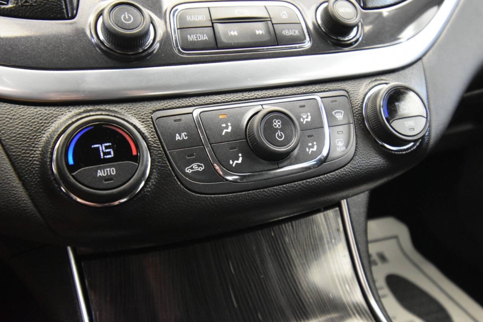 2019 Chevrolet Impala LT 4dr Sedan, Brown, Mileage: 88,699 - photo 18