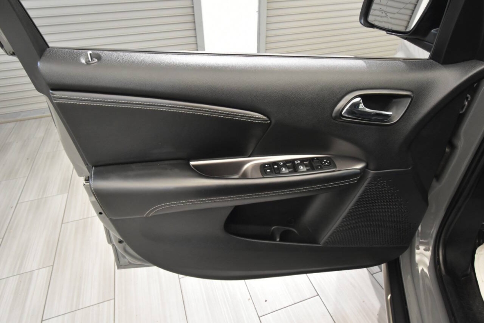 2020 Dodge Journey Crossroad 4dr SUV, Gray, Mileage: 88,603 - photo 11
