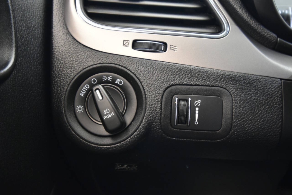 2020 Dodge Journey Crossroad 4dr SUV, Gray, Mileage: 88,603 - photo 31