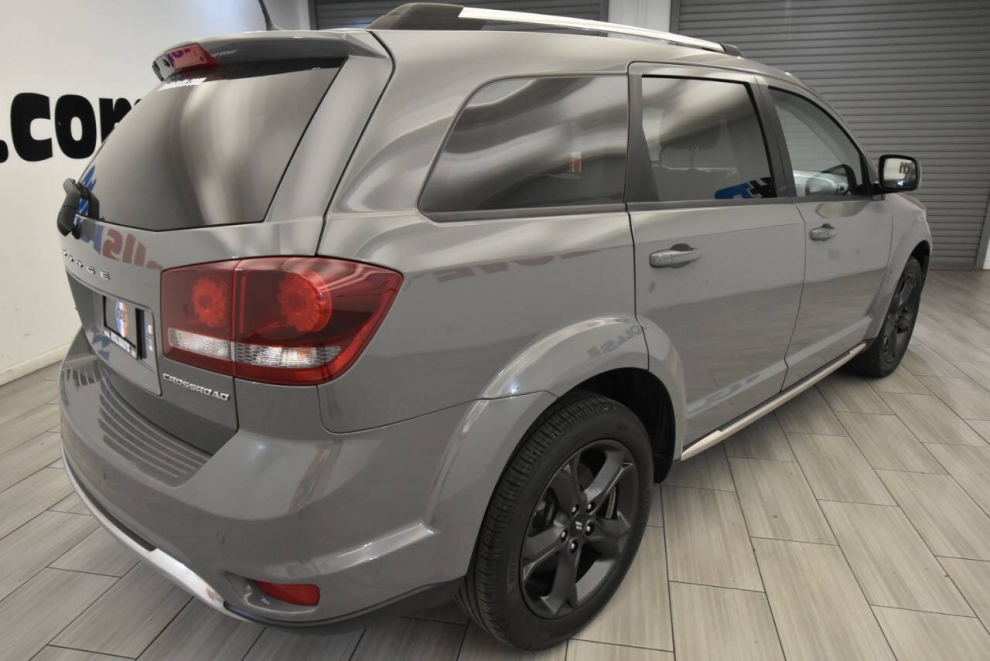 2020 Dodge Journey Crossroad 4dr SUV, Gray, Mileage: 88,603 - photo 4