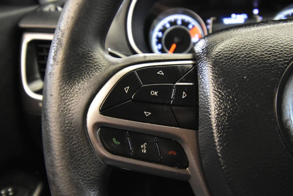 2021 Jeep Cherokee Latitude, Tan, Mileage: 73,839 - photo 23