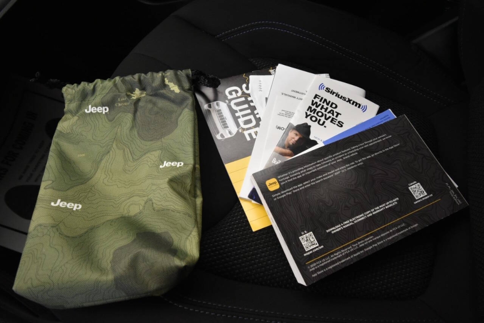 2021 Jeep Cherokee Latitude, Tan, Mileage: 73,839 - photo 28