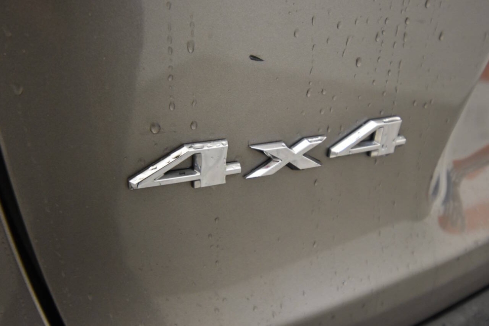 2021 Jeep Cherokee Latitude, Tan, Mileage: 73,839 - photo 29