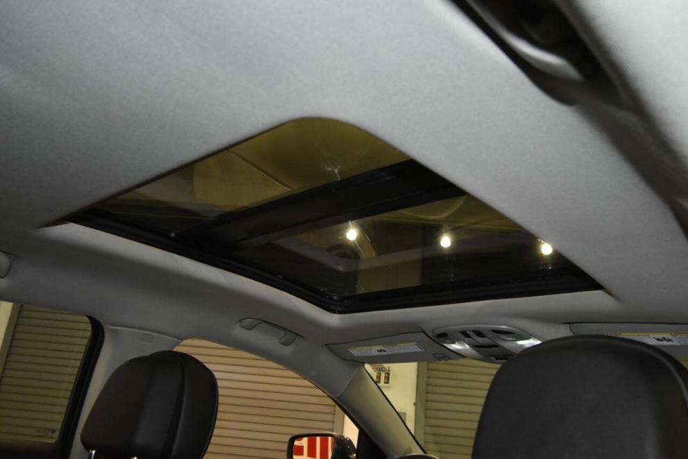 2014 Buick LaCrosse Leather 4dr Sedan, Gray, Mileage: 59,879 - photo 17