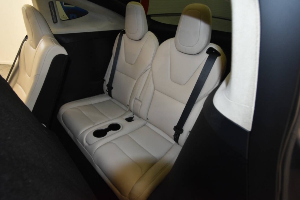 2018 Tesla Model X 75d, Gray, Mileage: 84,491 - photo 14